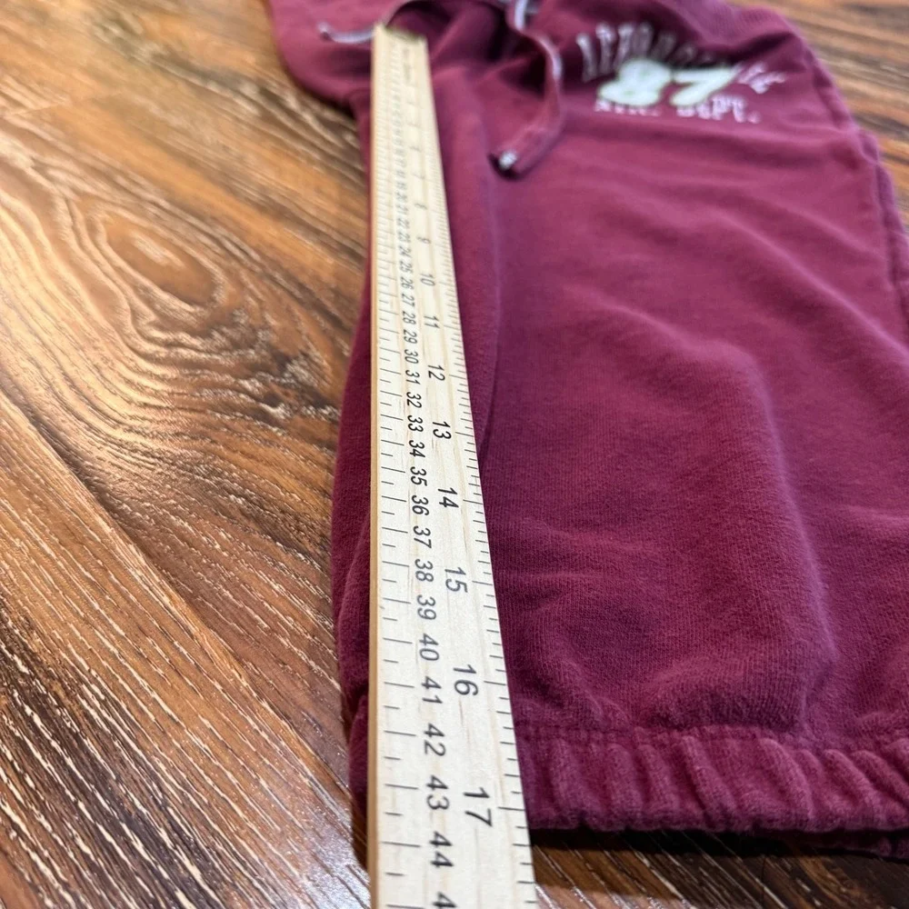 Y2K Aeropostale Womens XS Burgundy Cropped Sweatpants Back Logo Joggers Maroon
